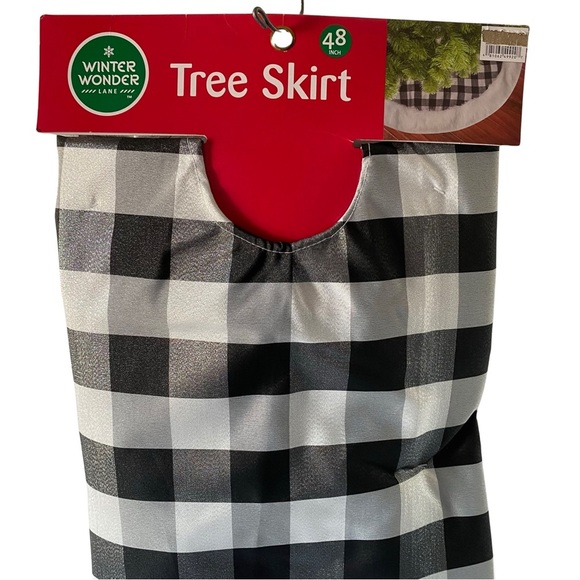 Winter Wonder Lane Buffalo Check 48" White & Black Tree Skirt - Picture 14 of 16